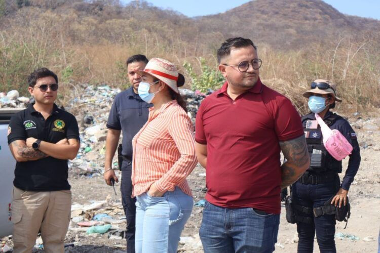 Encabezan Combate A Incendio De Basurero 1 - El Día De Michoacán