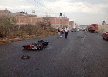 ¡TRAGEDIA EN LA PIEDAD! Adolescente es ARROLLADO Y ARRASTRADO por varios metros; CONDUCTOR HUYE como cobarde