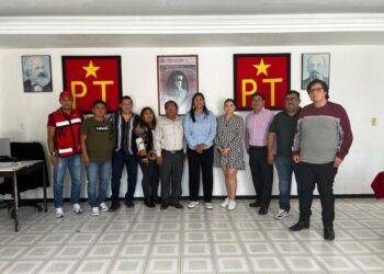 14 Celeste Ascencio realizo una visita a la sede del Partido del Trabajo - El día de Michoacán