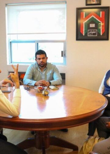 La senadora Celeste Ascencio visita sede al PT Michoacán