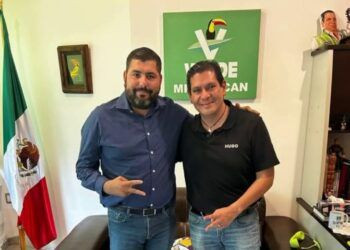 “Vamos escuela por escuela, con el corazón en la educación”: Iván Santamaría inicia entrega de material didáctico y deportivo en la región de Apatzingán