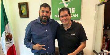 Ernesto Núñez y Francisco Aguilar encabezan un histórico encuentro regional del Partido Verde Ecologista en Apatzingán 4 “Vamos escuela por escuela, con el corazón en la educación”: Iván Santamaría inicia entrega de material didáctico y deportivo en la región de Apatzingán