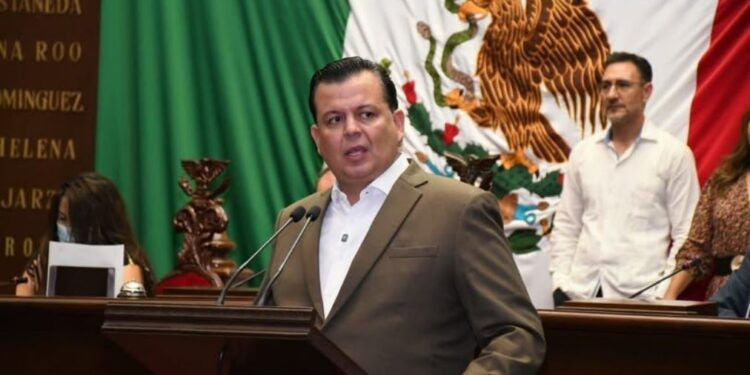 “¡BURLA PARA EL PUEBLO!”: DIPUTADO DENUNCIA QUE REFORMAS ELECTORALES EN MICHOACÁN NO TOCAN A PARTIDOS QUE POSTULAN NARCOCANDIDATOS