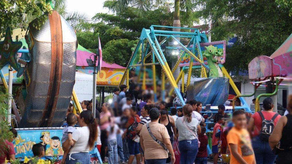 “Vamos escuela por escuela, con el corazón en la educación”: Iván Santamaría inicia entrega de material didáctico y deportivo en la región de Apatzingán