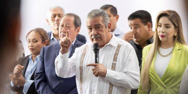 Iván Santamaría lidera con entusiasmo la Semana Nacional de Salud Pública 2026 en Apatzingán