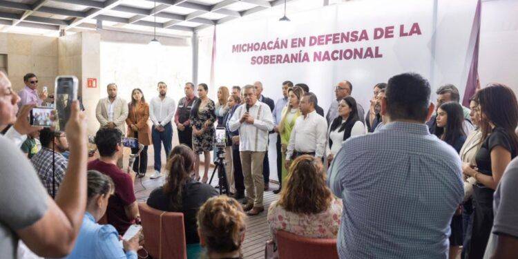Iván Santamaría lidera con entusiasmo la Semana Nacional de Salud Pública 2026 en Apatzingán