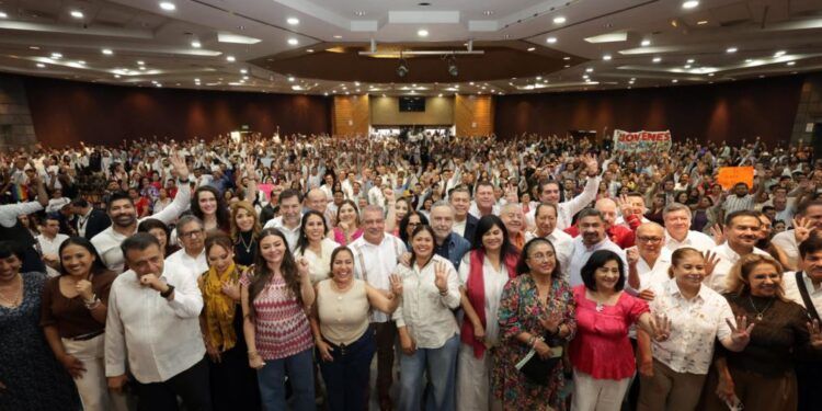 Sectores sociales arropan a Raúl Morón; senador encabeza con entusiasmo la unidad política en Michoacán