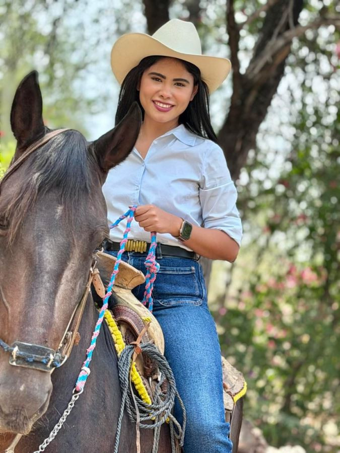 Paola Castañeda Rincón: La fuerza rural que impulsa a la Juventud de MORENA en Michoacán 1 Paola campo - El día de Michoacán