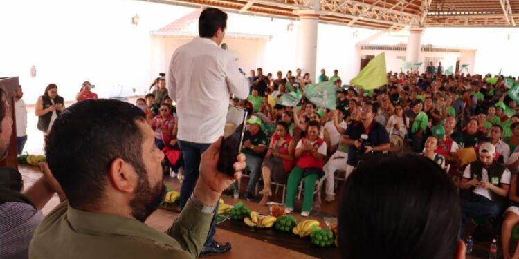 Golpe a la vigilancia criminal: FGE desactiva red de cámaras ilegales en Apatzingán