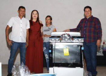 ¡Transformación con corazón! Irma Moreno convierte el Día de las Madres en una fiesta de ensueño para Santa Ana