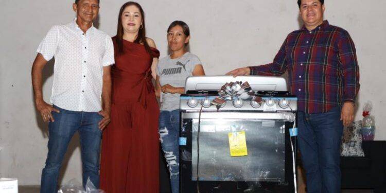 ¡Transformación con corazón! Irma Moreno convierte el Día de las Madres en una fiesta de ensueño para Santa Ana