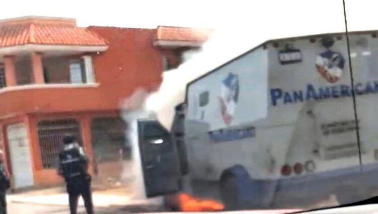 Se Incendia Camion Blindado De Valores En Tepalcatepec - El Día De Michoacán
