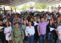 Con entusiasmo y cercanía, Fanny Arreola acerca servicios a la ciudadanía en la Feria "Territorios de Paz" 10 “Vamos escuela por escuela, con el corazón en la educación”: Iván Santamaría inicia entrega de material didáctico y deportivo en la región de Apatzingán
