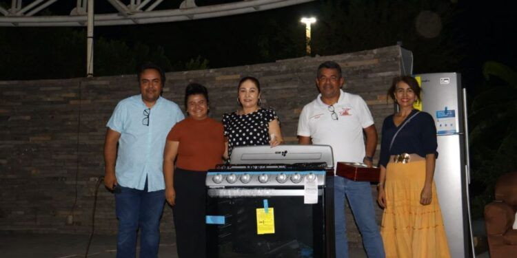 celebra a las mamas con un festival historico en Pinzandaro - El día de Michoacán