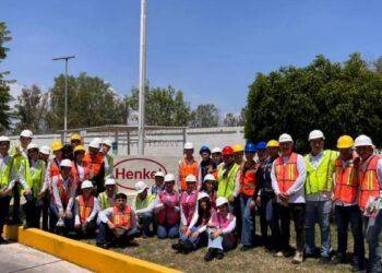 La senadora Celeste Ascencio visita sede al PT Michoacán