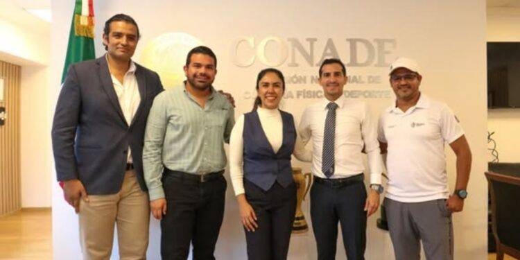 La senadora Celeste Ascencio visita sede al PT Michoacán