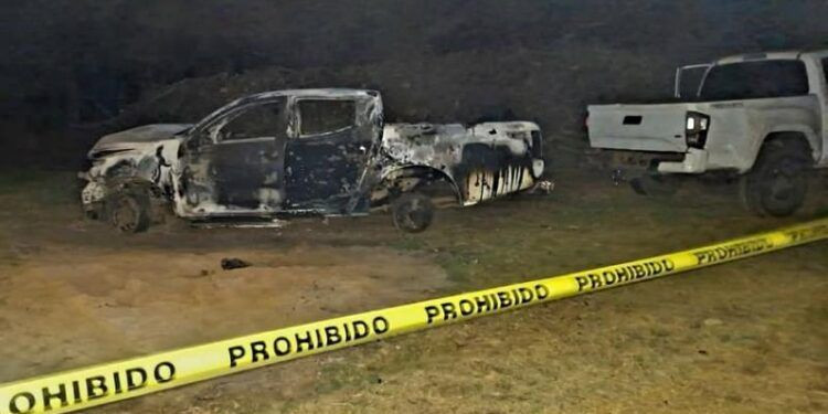 Pátzcuaro, Escenario De Un Nuevo Horror: Hallan Tres Cuerpos Torturados Dentro De Un Vehículo En La Carretera San Miguel Nocutzepo–Ajuno