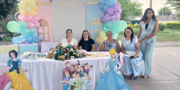 La educación transforma vidas: Fanny Arreola acompaña graduación del Instituto Tecnológico Superior de Apatzingán