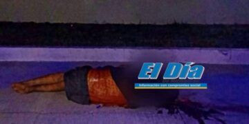 Maniatado y con el Tiro de Gracia: hallan cadáver en la plaza principal de Chandio en Apatzingán