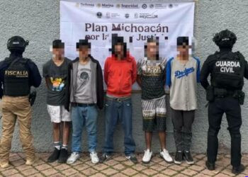 Operativo en Morelia: Aseguran drogas y cheques, y detienen a cinco presuntos integrantes de célula de halconeo