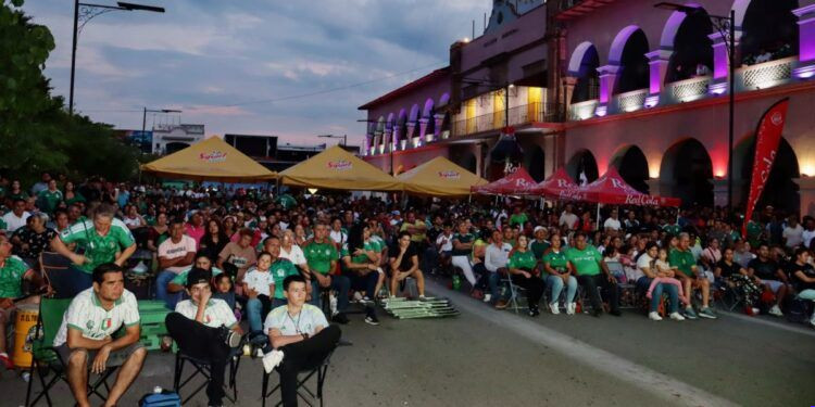 Operativo en Morelia: Aseguran drogas y cheques, y detienen a cinco presuntos integrantes de célula de halconeo