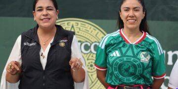 Fanny Arreola entrega cancha rehabilitada y reafirma que Apatzingán se juega el futuro en cada partido