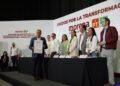 Carmelo Domínguez desafía a Rectoría y retoma su cargo por mandato judicial; autoridades brillan por su ausencia