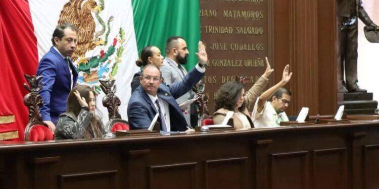 Raúl Morón presenta quejas contra tres aspirantes de Morena Michoacán ante la Comisión Nacional de Honestidad y Justicia