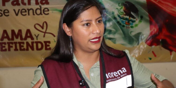 En Apatzingán , Aseguran vehículo robado en Las Maravillas de Acahuato; hay un detenido