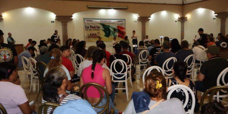 En Apatzingán , Aseguran vehículo robado en Las Maravillas de Acahuato; hay un detenido