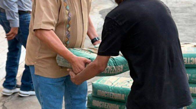 «Diputado en Territorio»: José Luis Cruz recorre Apatzingán y entrega en mano láminas y cemento gratuito a familias vulnerables