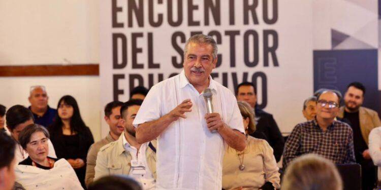 Sector educativo de Michoacán cierra filas con Raúl Morón