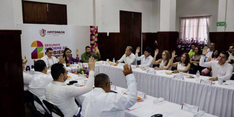 Detiene FGE a mando y dos policías de José Sixto Verduzco, así como a un civil