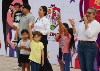 Fanny Arreola mantiene su compromiso con la educación y entrega apoyos escolares