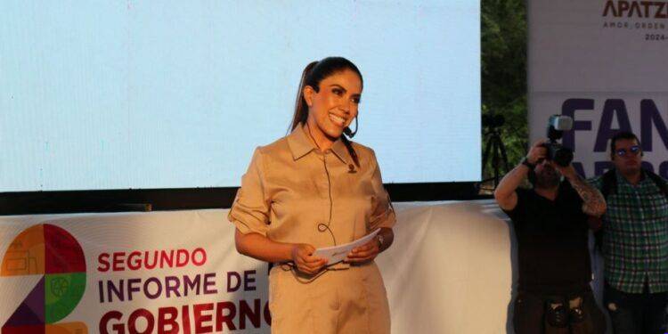 En cateo realizado en Apatzingán, asegura FGE excavadora hidráulica con reporte de robo