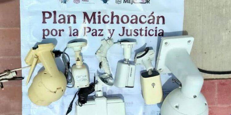 GOLPE AL HALCONEO SSP y Fuerzas Federales Decomisan 12 Ojos Fantasma en Apatzingán