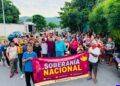 ¡MANO FIRME Y MENSAJE CLARO! José Luis Cruz visita la colonia Independencia con información de la derecha globalista