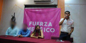 ¡MANO FIRME Y MENSAJE CLARO! José Luis Cruz visita la colonia Independencia con información de la derecha globalista