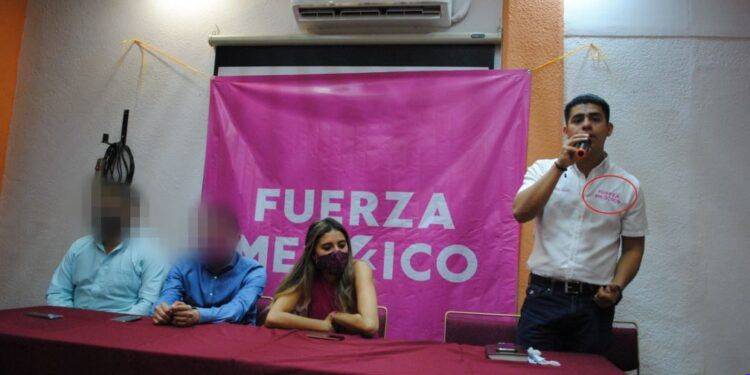 ¡MANO FIRME Y MENSAJE CLARO! José Luis Cruz visita la colonia Independencia con información de la derecha globalista