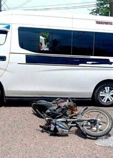 Motociclista muere al ser arrollado por una combi en Las Guacamayas