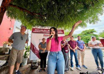 Paola Castañeda encabeza asamblea en Apatzingán y llama a la unidad para impulsar a Raúl Morón como Coordinador Estatal de la Cuarta Transformación