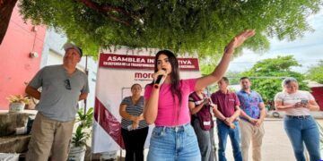 Paola Castañeda encabeza asamblea en Apatzingán y llama a la unidad para impulsar a Raúl Morón como Coordinador Estatal de la Cuarta Transformación