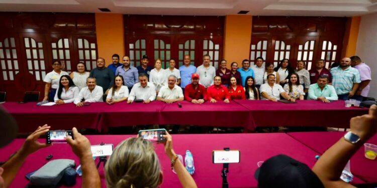 Raúl Morón cierra con fuerza campaña interna en Apatzingán acompañado de José Luis Cruz y asegura que Morena ganará Michoacán sin dificultad