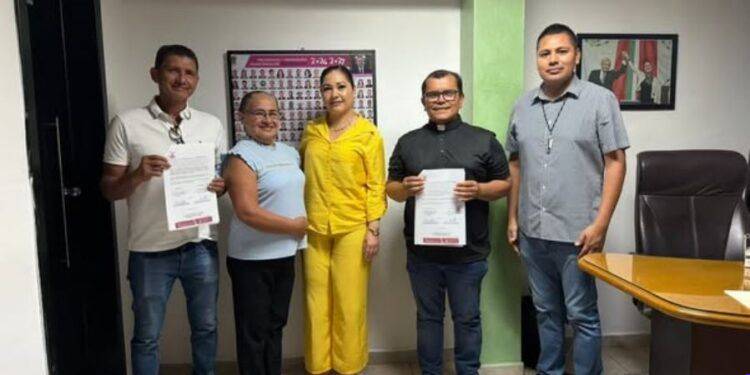 Paola Castañeda encabeza asamblea en Apatzingán y llama a la unidad para impulsar a Raúl Morón como Coordinador Estatal de la Cuarta Transformación