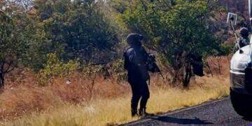 Operativo de seguridad deriva en enfrentamiento armado en la carretera a Acahuato de Apatzingán; saldo blanco, sin detenidos