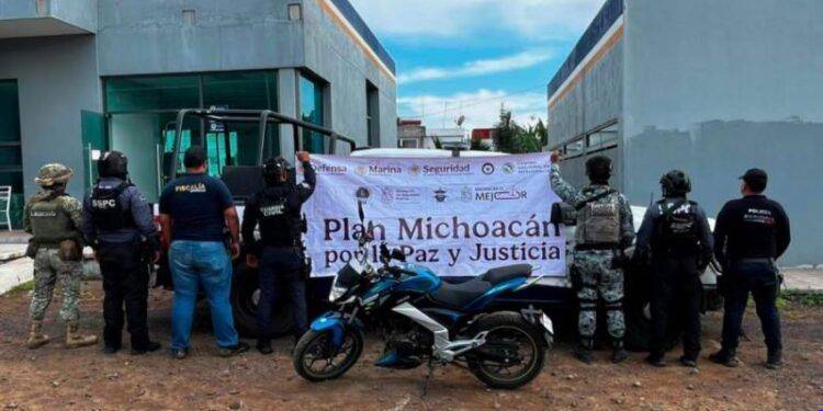Operativos simultáneos en Uruapan desatan aseguramientos y una captura