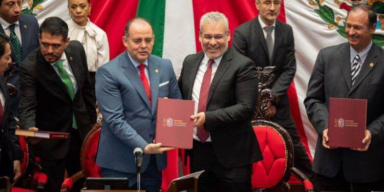 Bedolla presume 31 mil mdp en obra pública y reduce homicidios en su 5° Informe