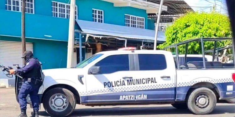 Rescatan a mujer privada de la libertad y detienen a dos hombres en Apatzingán