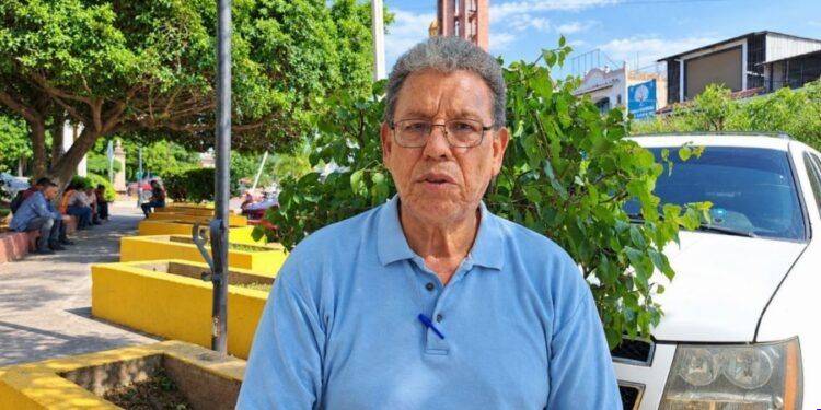 Matan a padre e hija de 8 años en ataque armado en Apatzingán; familias preparan desplazamiento masivo