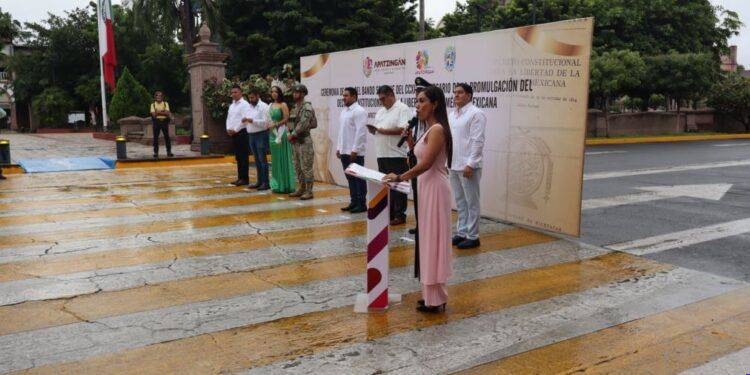 Fanny Arreola pega Bando de la Feria Octubrina 2026 con un llamado a la civilidad, la legalidad y la unidad de Apatzingán